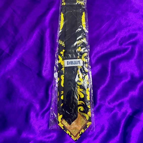 Versace Licenced Silk Necktie  Sz OS - Picture 5 of 10